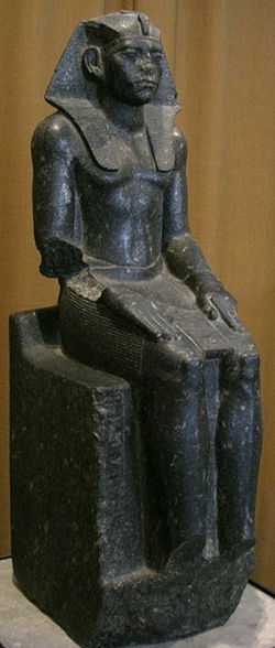 Статуя фараона Аменемхета III.jpg