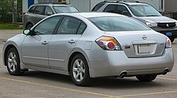 2008 Nissan Altima 2.5 S in Silver Mist, Rear Left, 2021-05-19.jpg