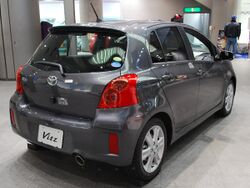 2008 Toyota Vitz 02.jpg