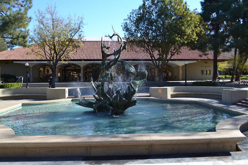 File:Claw Fountain at Stanford Univerisity.JPG