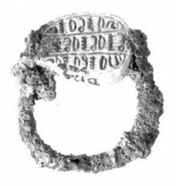 Scarab seal ring with Hyksos-period an-ra inscription MET ss56 152 11.jpg