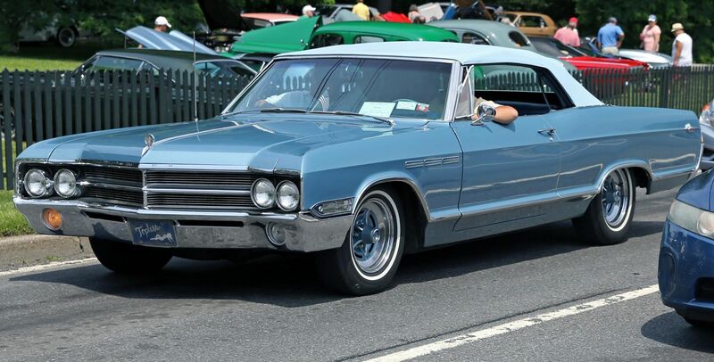 File:1965 Buick LeSabre convertible in blue, front left.jpg