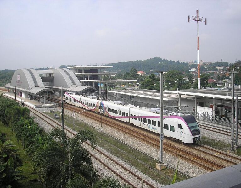 File:Bandar Tasik Selatan station (KLIA Transit), Klang Valley.jpg