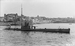 HMS H4 Brindisi 1916 IWM SP 578.jpg