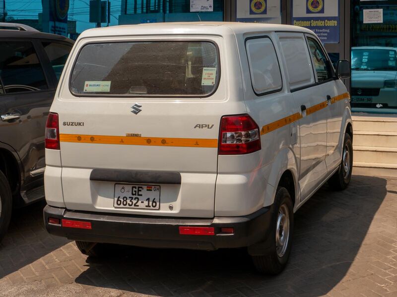 File:Suzuki APV, Accra (P1090852).jpg