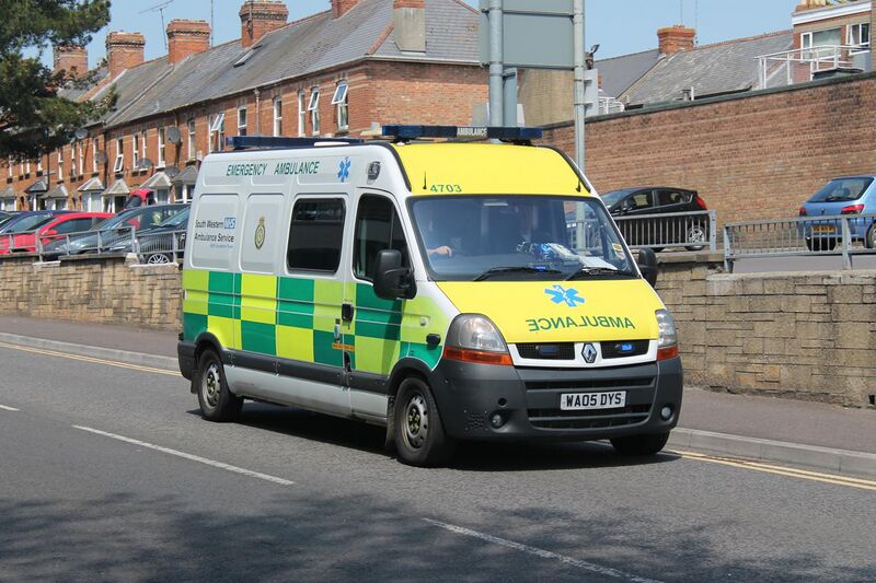 File:WA05 DYS South Western Ambulance Service NHS Renault (4703) Yeovil (8962828892).jpg