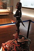 Warring States Lacquered Figure, Chu State (10162595504).jpg