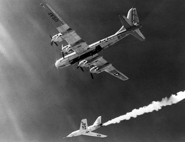 File:X-2 After Drop from B-50 Mothership - GPN-2000-000396.jpg