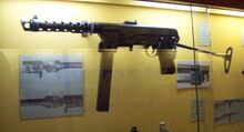 Cuchillos, picas, armaduras y bayonetas - Museo de Armas de la Nación 55.JPG