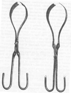 Dussee forceps with its two different locks