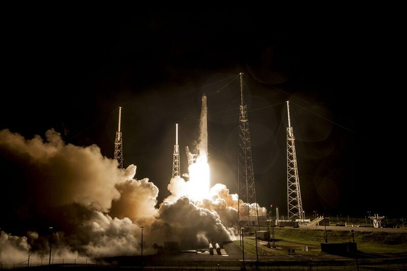 File:Launch of Falcon 9 carrying CRS-4 Dragon (16663204239).jpg