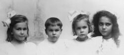 McClintock family 1907.jpg