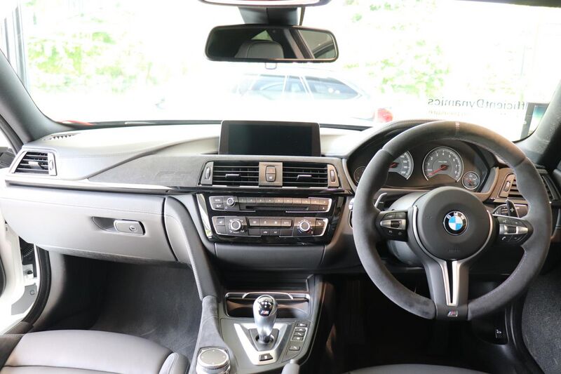 File:2018 BMW M4 CS Interior.jpg