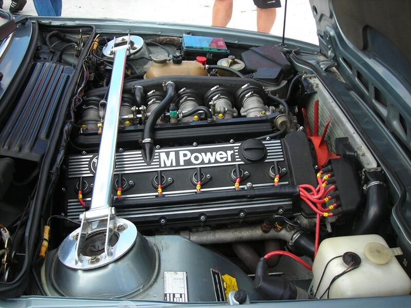 File:BMW M635CSi engine PL.JPG