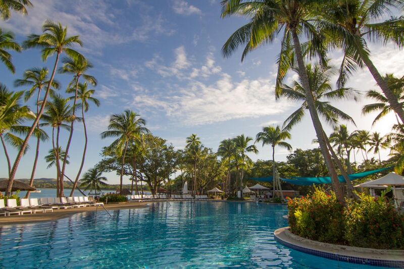 File:Main swimming pool, Shangri-La Fijian Resort.jpg