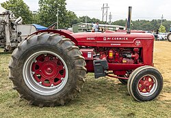 McCormick W-D 9 tractor VA1.jpg