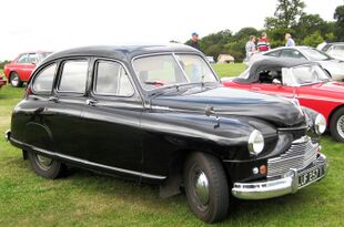 Standard Vanguard before they simplified the grill 2088 cc first reg October 1951.JPG