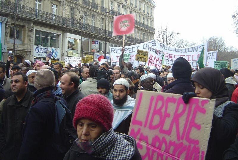 File:Paris 2006-02-11 anti-caricature protest bannieres dsc07473.jpg