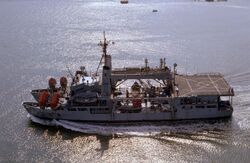 USS Pigeon (ASR-21) underway off San Diego, California (USA), on 17 October 1986 (6440304).jpg