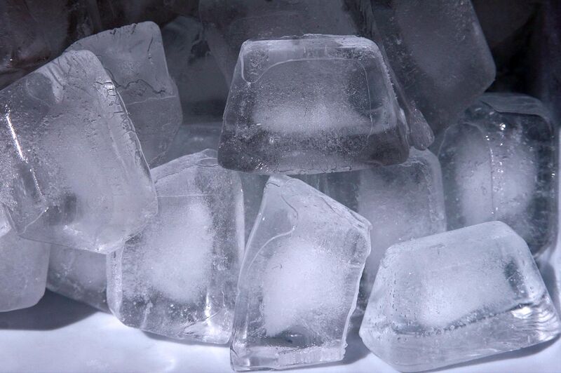 File:Cloudy ice cubes.jpg