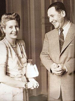 Evita y Perón.jpg