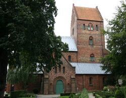 Gammel Vor Frue Kirke Roskilde Denmark.jpg