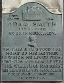 Kirkcaldy High Street Adam Smith Plaque.png