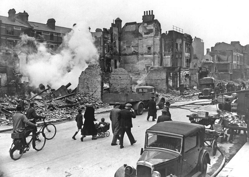 File:LondonBombedWWII full.jpg