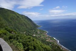 Miradouro da Fajã do Vimes, vista da fajã, Calheta, ilha de São Jorge, Açores.JPG