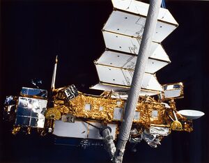STS-48 UARS deployment.jpg