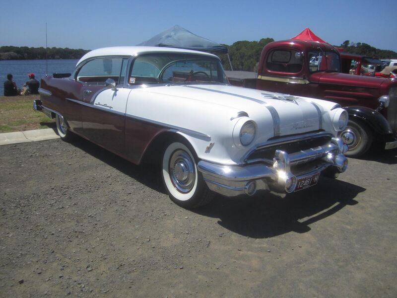 File:1956 Pontiac Star Chief 2 door Hardtop (8357640809).jpg