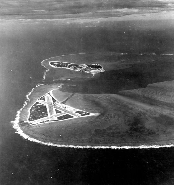 File:Aerial view of Midway Atoll on 24 November 1941 (80-G-451086).jpg