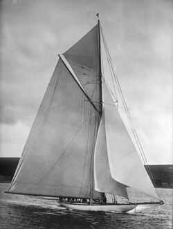 Cutter Shamrock III (Yacht, 1903) 01.jpg