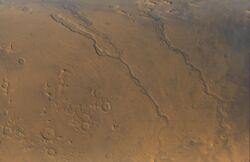Dao Niger and Harmakhis Vallis PIA02810.jpg