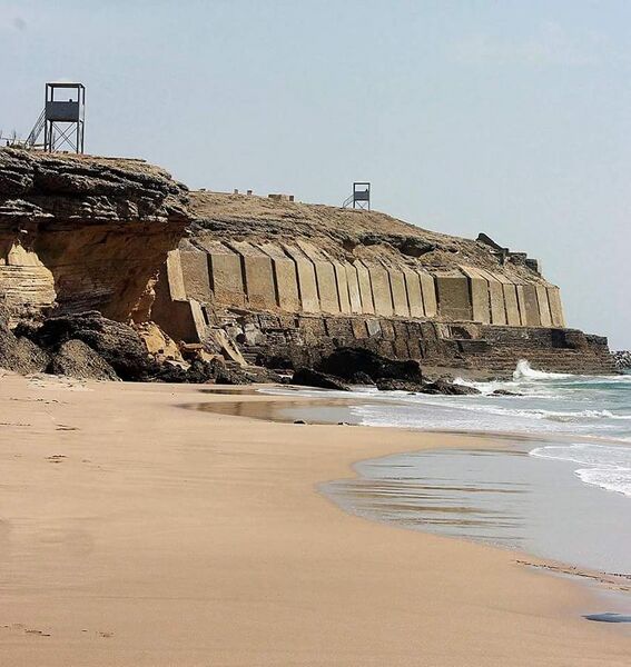 File:Manora Beach, Karachi Pakistan.jpg