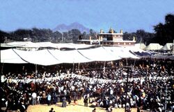 Bodh Gaya Kalachakra crowd overview December 1985.jpg
