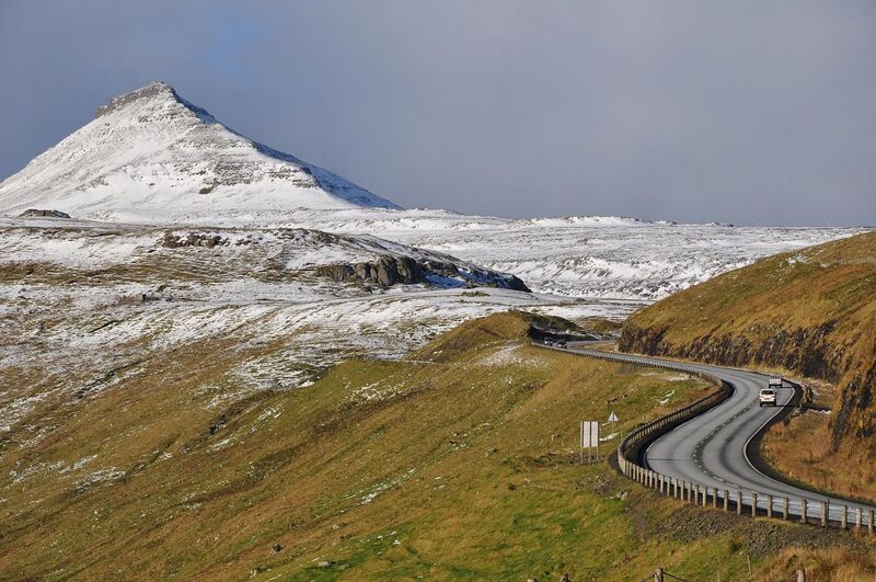 File:Faroe Islands, Eysturoy, road from Skipanes to Syðrugøta.jpg