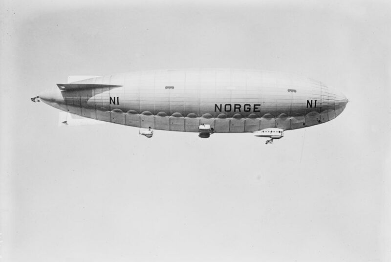 File:Norge airship in flight 1926.jpg