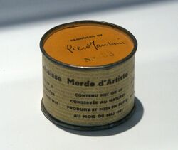 Piero Manzoni - Merda D'artista (1961) - panoramio.jpg