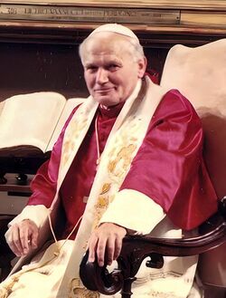 Ritratto di papa Giovanni Paolo II (1984 – edited).jpg