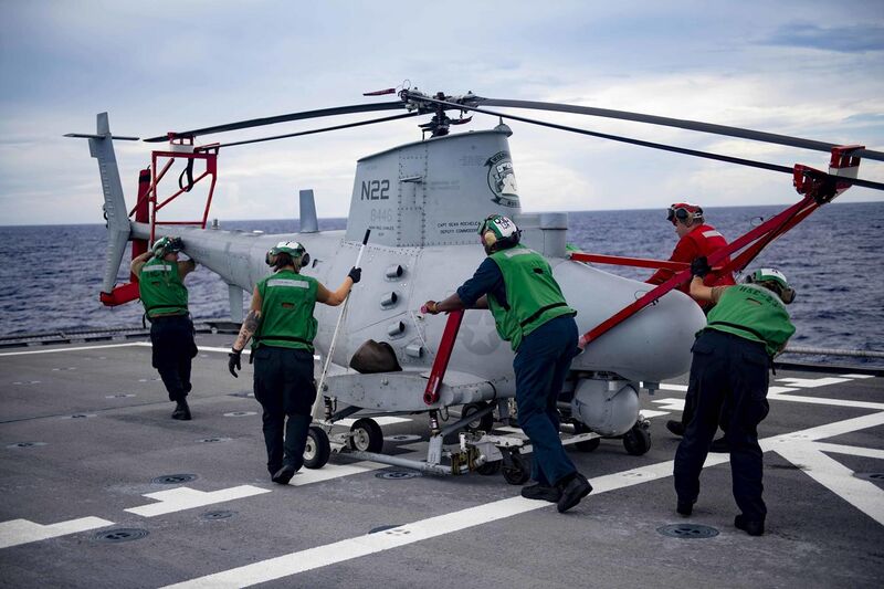 File:Sailors push an MQ-8B Fire Scout on the flight deck of USS Gabrielle Giffords (LCS 10). (48793085853).jpg