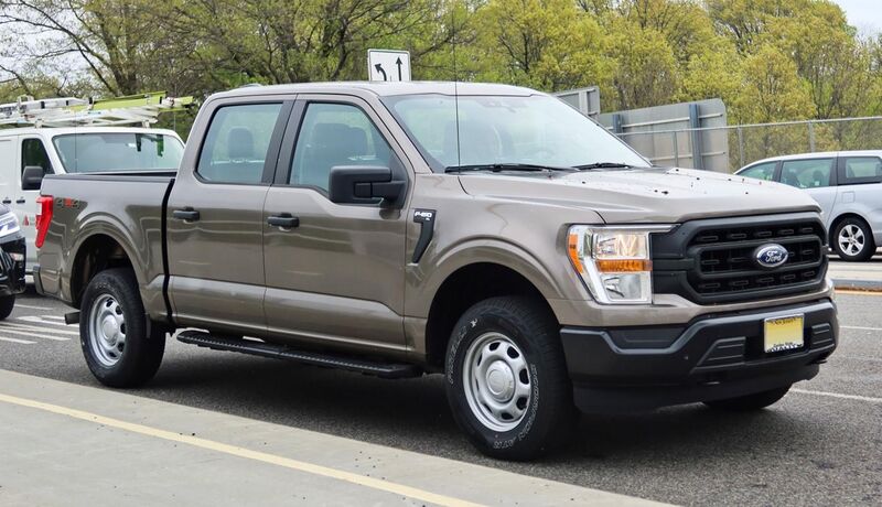 File:2021 Ford F-150 SuperCrew, front 4.28.21.jpg