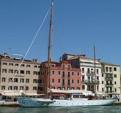 Iduna ship in Venice.JPG