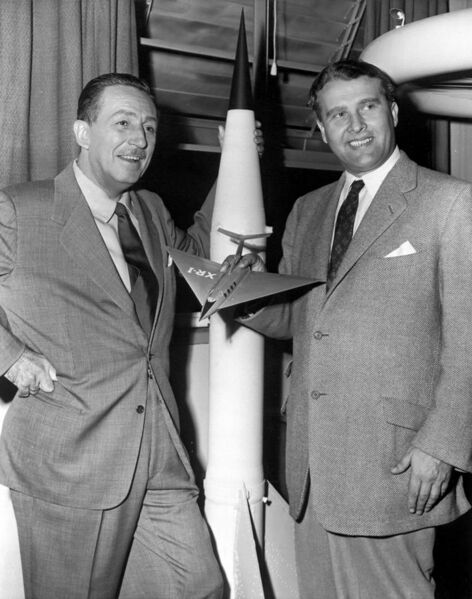 File:Walt Disney and Dr. Wernher von Braun - GPN-2000-000060.jpg
