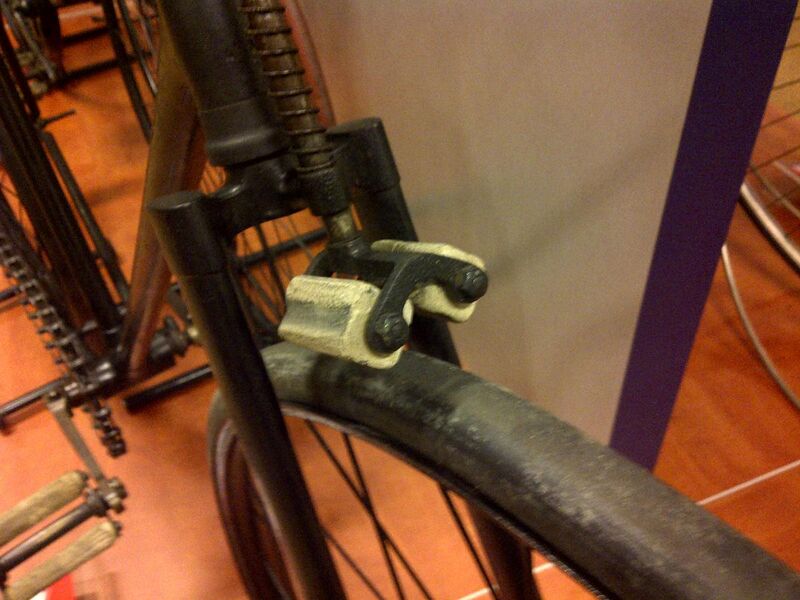 File:Bicycle spoon brake variation.jpg
