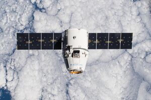 CRS-5 Dragon on approach to ISS (ISS042-E-119867).jpg