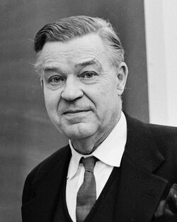 Gunnar Myrdal 1964 002 (cropped).jpg