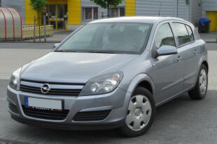 Opel Astra H 1.6 Twinport front 20100509.jpg
