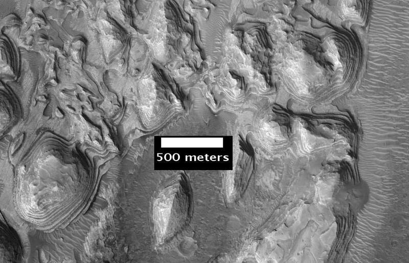 File:Arabia Layers from HiRISE.jpg