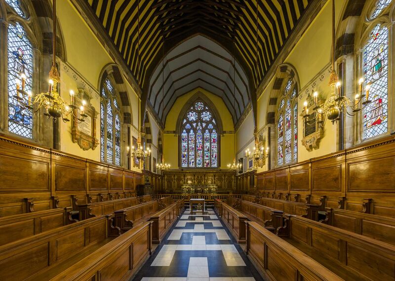 File:Balliol College Chapel, Oxford, UK - Diliff.jpg